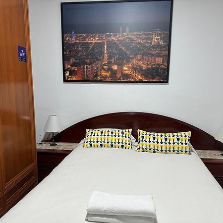 Room Familiar Sants Barcelona Exteriör bild