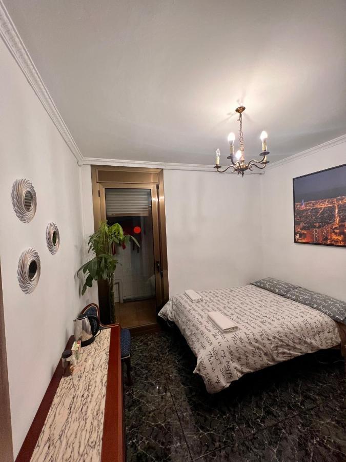 Room Familiar Sants Barcelona Exteriör bild