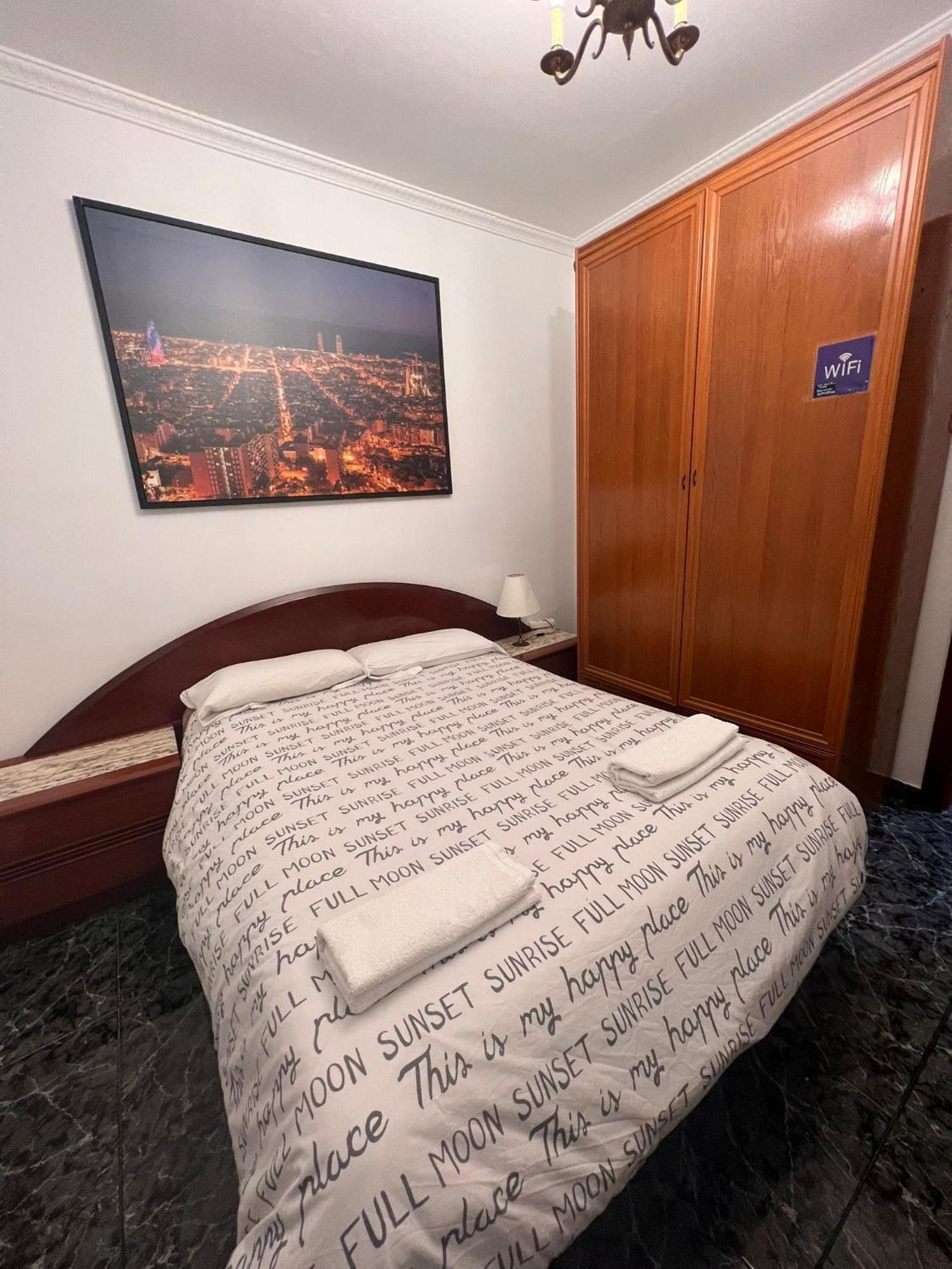 Room Familiar Sants Barcelona Exteriör bild